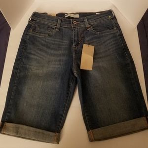 Levi's Bermuda shorts size 4